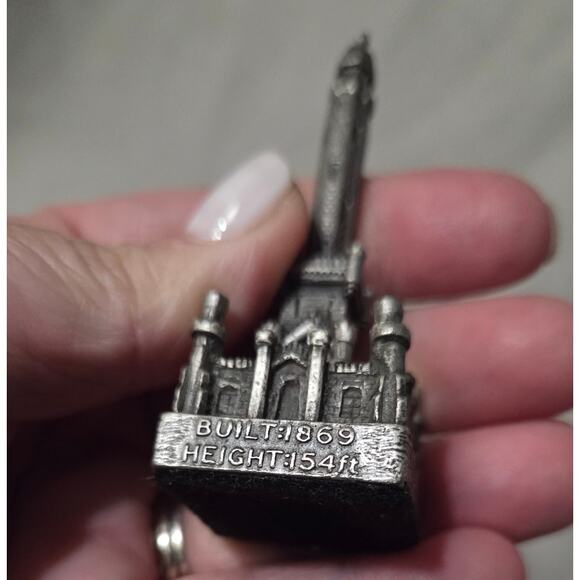 Metal Souvenir Water Tower Chicago Brass Travel Knick Knack Trinket - Picture 3 of 10